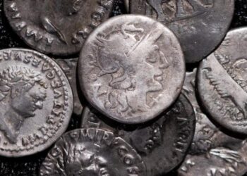 Un arqueólogo aficionado halló en Alemania el mayor tesoro de monedas romanas de plata