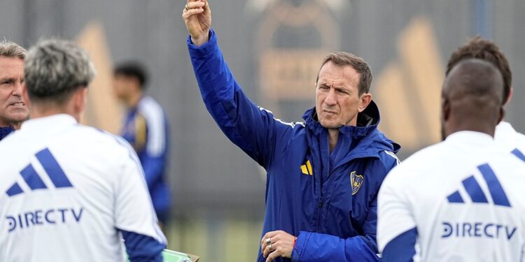 Arruabarrena apuntó al posible reemplazante de Paredes ante Vasco da Gama