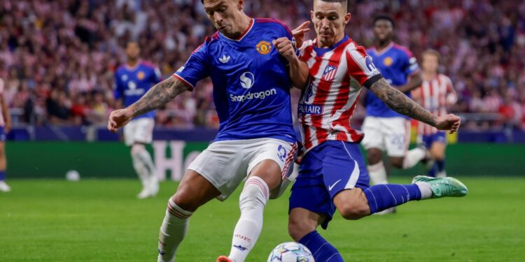 Rooney, Ferdinand y Carragher cuestionaron a Lisandro Martínez tras sus fuertes dichos