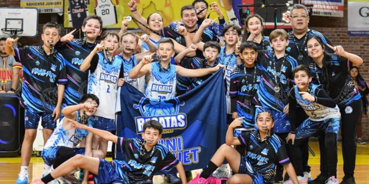 Regatas de Corrientes campeón de La Liga Federal Formativa de Mini Mixto