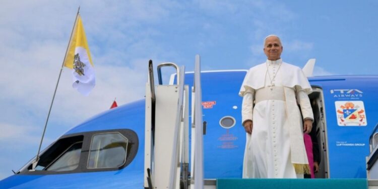 AERONAVEGACIÓN: Visita del Papa León XIV: analizan restringir el espacio aéreo de Aeroparque y Ezeiza