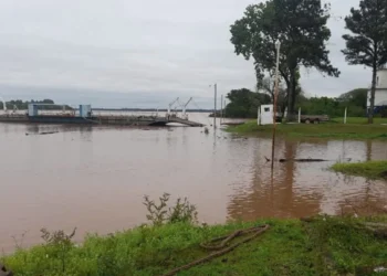 PASO ALVEAR – ITAQUÍ: SUSPENDEN EL CRUCE FRONTERIZO POR LA CRECIENTE DEL RÍO URUGUAY