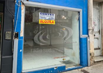 CORRIENTES CAPITAL : Ya no es lo que era: Peatonal Junín entre locales vacíos y carteles de alquiler