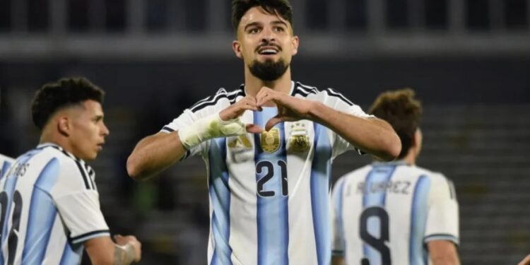 ORGULLO CORRENTINO: Así fue el primer gol del Flaco López en la selección argentina