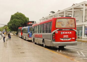 CORRIENTES CAPITAL: Choferes de colectivos irían al paro si no cobran antes del mediodía