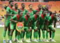 EN EL MONUMENTAL: El plantel de Burkina Faso aterrizó en Ezeiza y esta noche enfrentará a la Selección