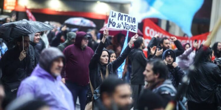 ESTE JUEVES 15 DE OCTUBRE: Ley de tierras: convocan a marchar al Congreso en rechazo al DNU 70