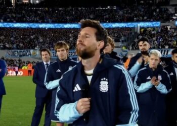 LA EMOCIÓN DE LIONEL MESSI EN SU DESPEDIDA : «Fue un orgullo muy grande defender esta camiseta por más de 20 años»
