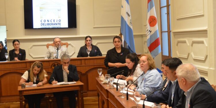 HONORABLE CONCEJO DELIBERANTE : Incoporarán mobiliario urbano inclusivo en espacios públicos