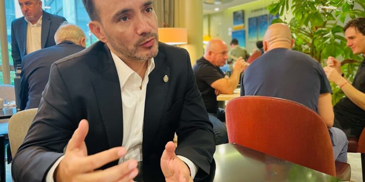 Juan Pablo Valdés: “Milei necesita lograr la reelección para terminar finalmente una idea en la Argentina”