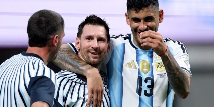 Las emotivas palabras del Cuti Romero tras heredar la cinta de capitán de Messi en la Selección: «Me arrepiento de…»