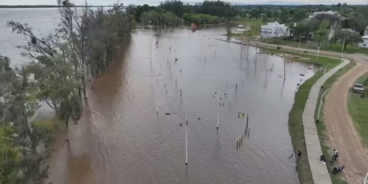 CORRIENTES Y ENTRE RÍOS: Alerta en el Litoral por la llegada de El Niño: emergencia hídrica y familias evacuadas