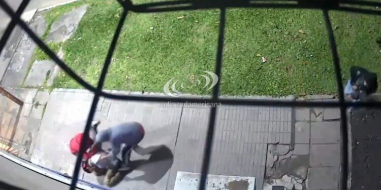 ROBO VIOLENTO EN CORRIENTES: Menores de edad apuñalaron a un delivery y se llevaron su bicicleta