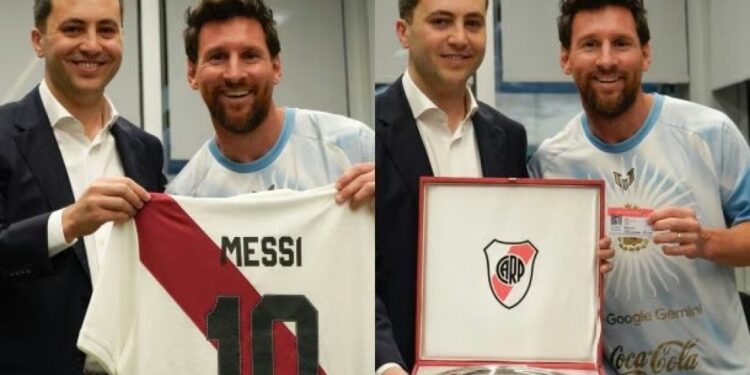 HISTÓRICO: Lionel Messi fue nombrado socio honorario de River: carnet y camiseta con su nombre