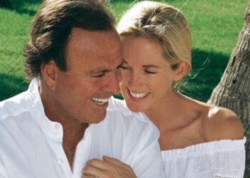 Julio Iglesias y Miranda Rijnsburger ya tienen fecha para declarar en Miami por la demanda de seis millones de euros