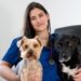 Alessia Saguato, veterinaria experta en medicina integrativa: “Vemos normal gastar en un móvil de última generación, pero no pagar un tratamiento veterinario para nuestro perro”