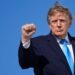 EN UNA BASE MILITAR: Trump autorizó el fusilamiento de un psiquiatra condenado por matar a 13 personas