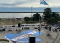 EN EL MONUMENTO A LA BANDERA: Una camiseta gigante: el homenaje a Lionel Messi en Rosario
