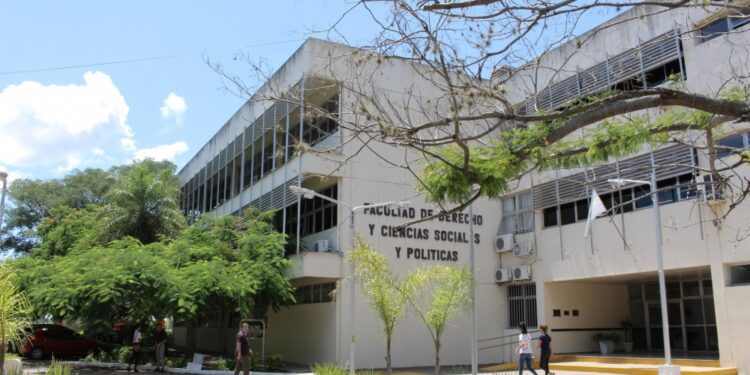 FACULTAD DE DERECHO: Imputaron al profesor acusado de abuso contra una alumna