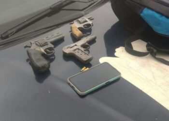 Una denuncia por violencia de género derivó en la detención de cuatro hombres y el secuestro de armas en Mendoza