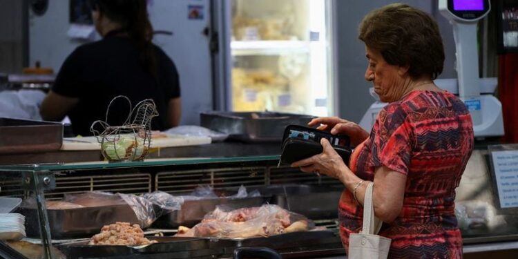 Por primera vez en la historia, el consumo de pollo superó al de carne vacuna