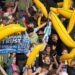 Por qué los hinchas del City exhibieron bananas inflables ante Liverpool