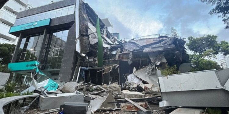 MUNDO : Susto de un argentino en el terremoto de Panamá: «Las paredes flameaban»
