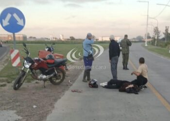 ACCESO A CORRIENTES: Conductor con 2,62 g/l de alcohol chocó a dos motociclistas y huyó