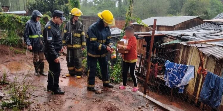 FENÓMENO DEL NIÑO: Misiones: hay pasos fronterizos cerrados y familias evacuadas