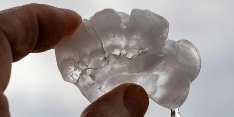 ANÁLISIS: Hallaron microplásticos y metales en muestras de granizo en Santa Fe