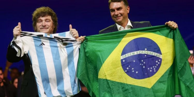 ELECCIONES EN BRASIL: Milei sigue con optimismo la elección en Brasil y respaldó a Bolsonaro en redes
