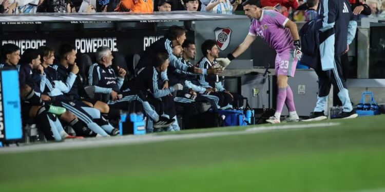AMISTOSOS : Argentina goleó 7-0 a Burkina Faso en un partido que fue un papelón