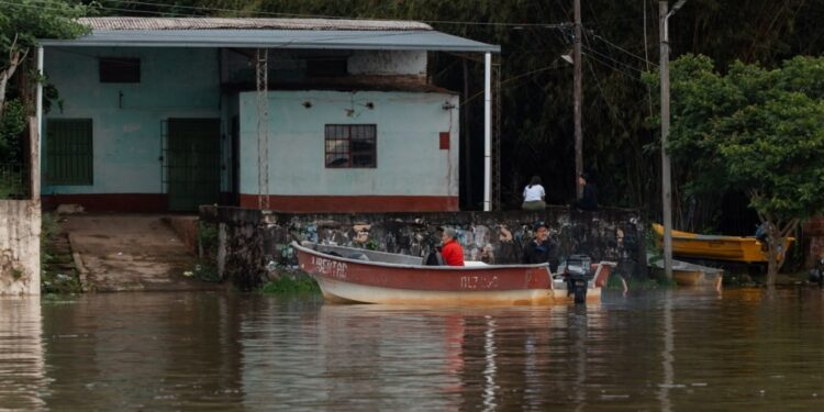 ITUZAINGÓ E ISLA APIPÉ: Zonas inundadas: «Encaramos la emergencia de forma organizada»