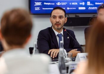 EN PARÍS: Argentina Week: Valdés en reunión con empresas e inversores europeos
