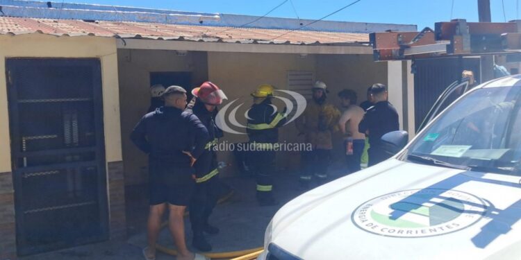 VIERNES EN LA CAPITAL: Susto en un barrio de Corrientes por incendio de una vivienda