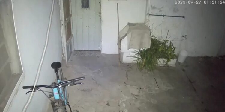 ATERRADOR: Le desaparecían cosas de su casa, instaló una cámara para atrapar al ladrón y se llevó una sorpresa insólita