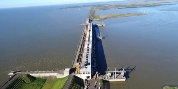 POR LA CRECIDA DEL RÍO PARANÁ: Yacyretá: cierran el paso fronterizo entre Ituzaingó y Paraguay