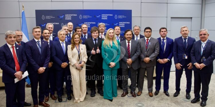 JUNTO A MINISTROS Y GOBERNADORES: Valdés junto a Milei en reunión con líderes empresariales europeos