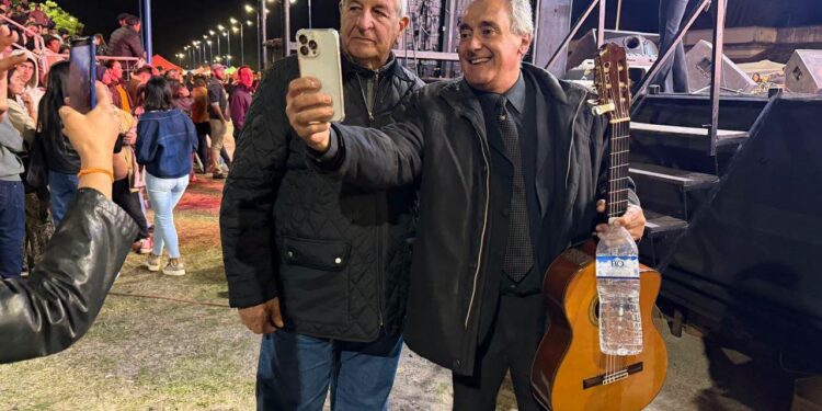 EN EL MARCO POR EL DÍA DE LA MADRE – LA CELEBRACIÓN ORGANIZADA POR EL MUNICIPIO TUVO ÉXITO TOTAL EN MERCEDES, JUNTO A OTROS EVENTOS
