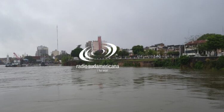 INUNDACIONES: La ciudad de Corrientes en alerta por el avance del Río Paraná