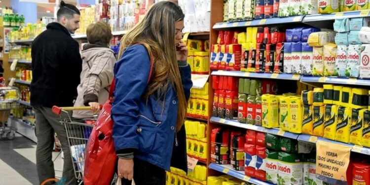 DATOS DEL INDEC: Una familia tipo necesita más de $1.630.000 para no ser pobre