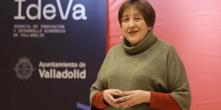 María Pifarré, veterinaria experta en duelo animal: “Un perro puede buscar durante días a su dueño después de su muerte porque su vida todavía funciona como si fuera a volver”