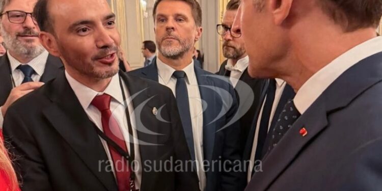 ENCUENTRO EN FRANCIA : Juan Pablo Valdés junto al presidente Macron en el Argentina Week