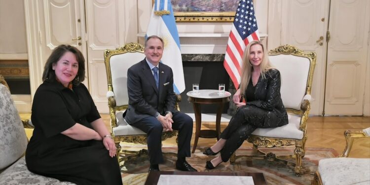 Karina Milei recibió al embajador de Estados Unidos un día después de que anunciara inversiones por US$ 20 mil millones
