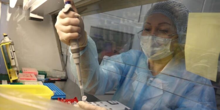 ALERTA EN RUSIA: Murió una investigadora y aislaron a 200 personas por un posible contagio de peste neumónica