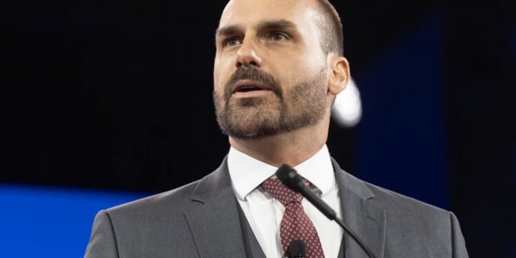 UN JUEZ DEL SUPERIOR TRIBUNAL: Brasil: emitieron una orden de arresto contra Eduardo Bolsonaro
