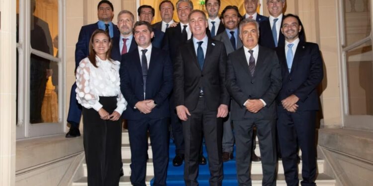 ARGENTINA WEEK : Valdés junto a otros gobernadores se reunió con Santilli en París