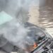 OCURRIÓ EN LA LOCALIDAD DE CASEROS: Buenos Aires: se le incendió el auto en medio de una inundación