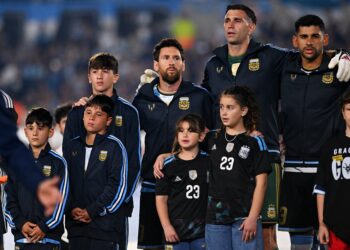 La última arenga de Messi antes del amistoso ante Benín y el emotivo encuentro con sus hijos antes de salir a la cancha