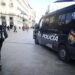 La Policía despliega vallas en el acceso al Congreso tras el anuncio de acampados en Sol de protestar durante el pleno